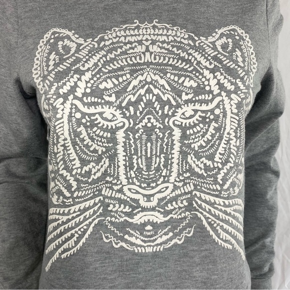 Rue21 White Tiger Print Gray Cropped Sweatshirt - Picture 2 of 7